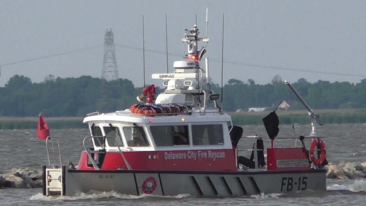 Delaware City Fire Company Fire Boat 15 Responding 6/15/20