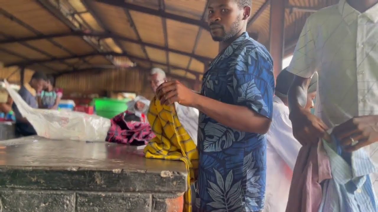 second hand clothes Lilongwe 🇲🇼🇲🇼😳🤓