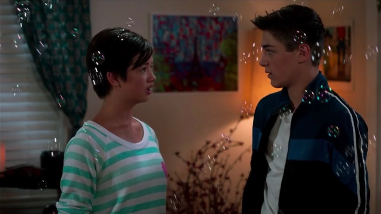 Andi Mack (S03E01) - Andi Tells Jonah They&rsquo;re &lsquo;Just Friends&rsquo;