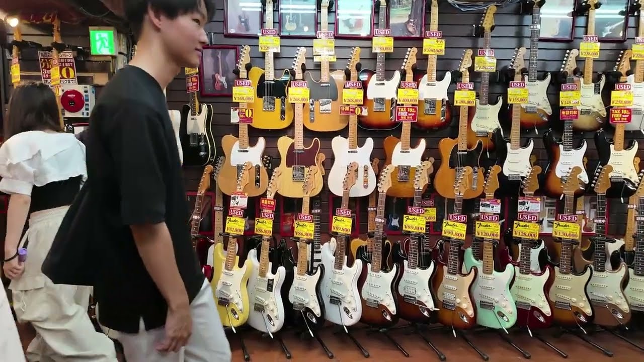 Tokyo's Guitar Street Ochanomizu Dori pt2