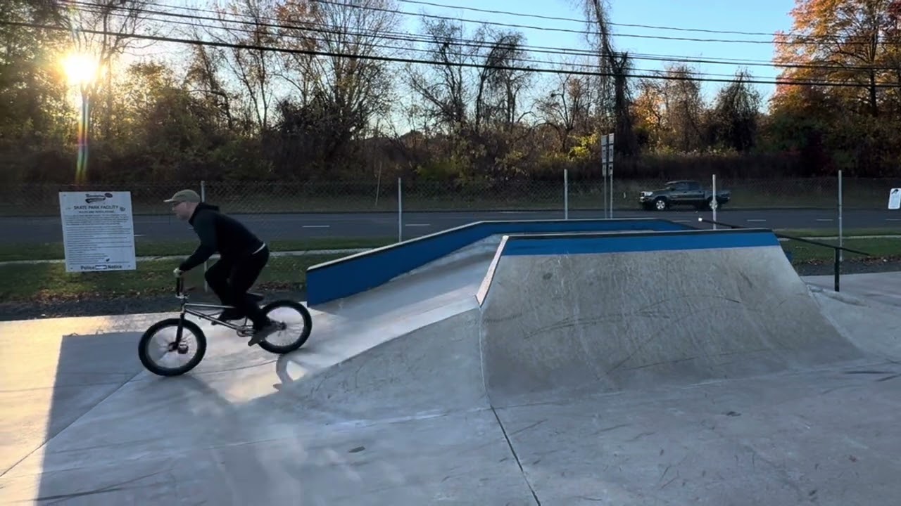 Ashley Crabb and Bryan Arnwine 42,43 years old playing at Newington CT Sk8 Park… Enjoy