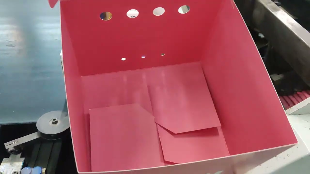 big crush lock @ bobst domino 110m       #viral #اكسبلور #viralvideo  #packaging #gluing 