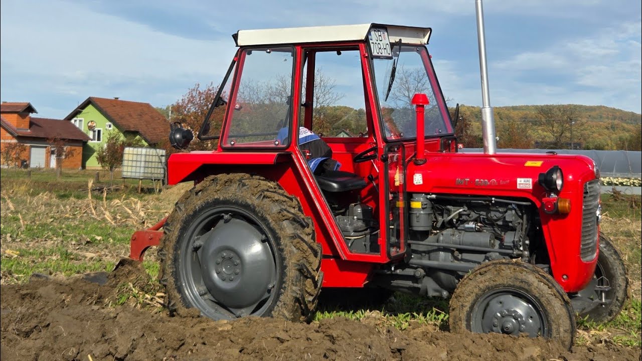 Zaoravanje kukuruznjaka IMT 539 DeLuxe i IMT 752 