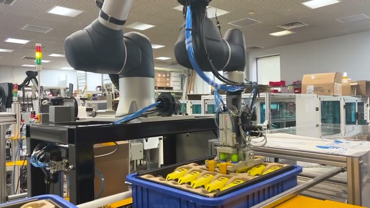 Robotic Case Packer | Cobots | Packaging Automation | ONExia Inc.