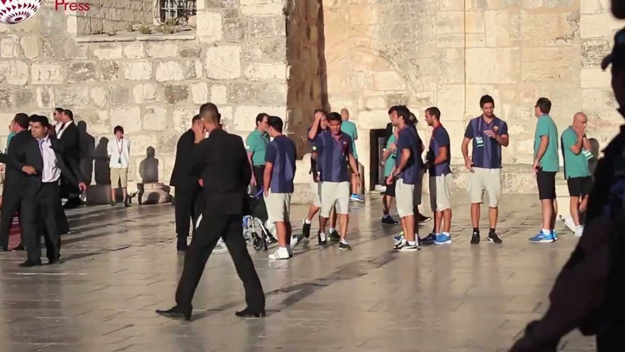 زيارة فريق برشلونة لبيت لحم