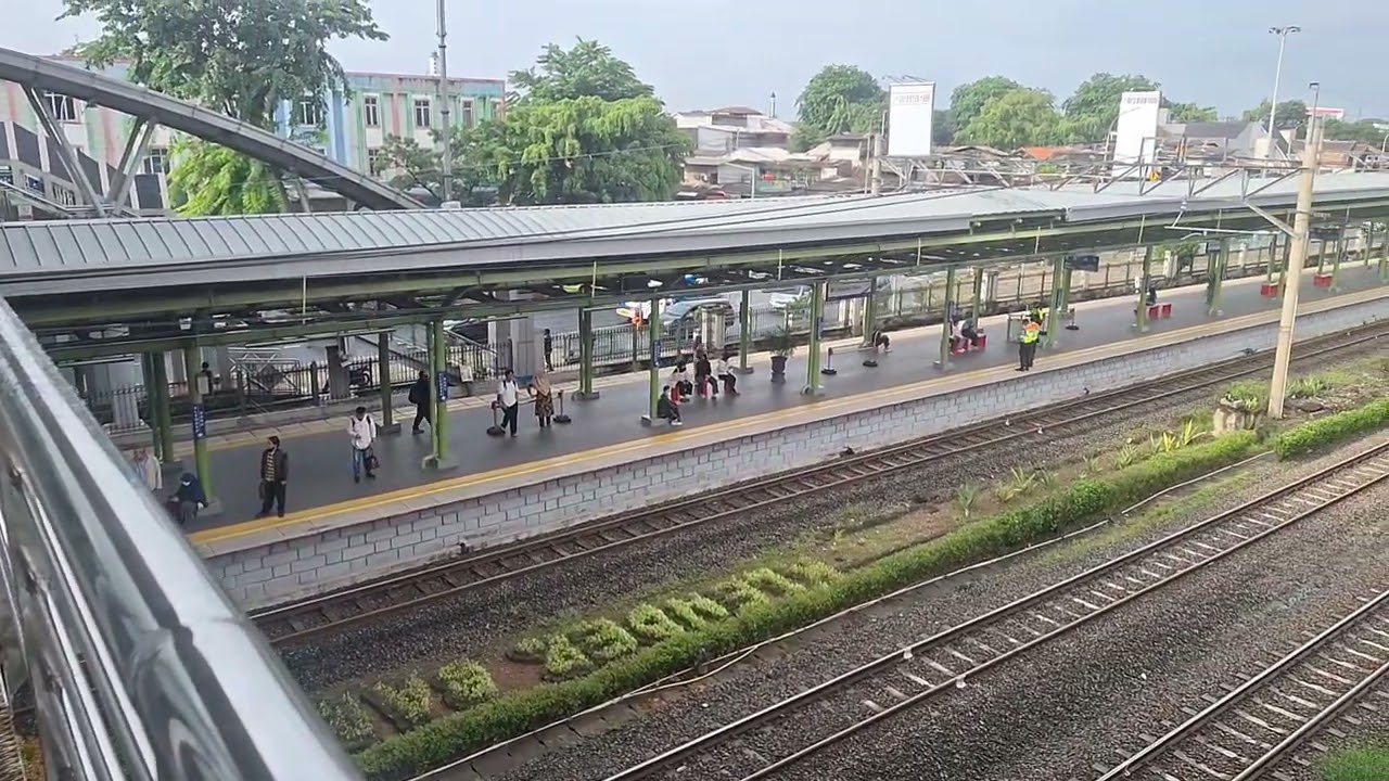 SABTU PAGI DI STASIUN KLENDER BARU, JAKARTA TIMUR #selamatpagi #fypシ 