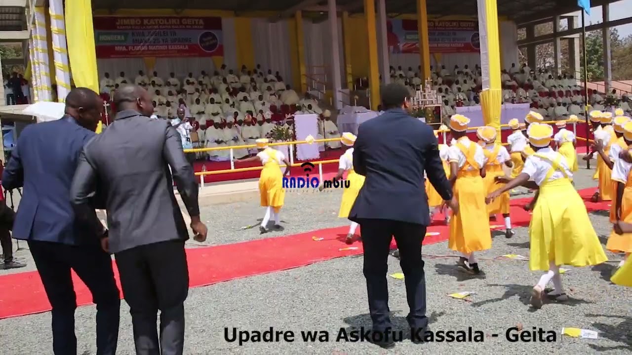 Utoto Mtakatifu walivyo sherehesha Jubilei Geita/ Waziri Mwigulu ashindwa kujizuia