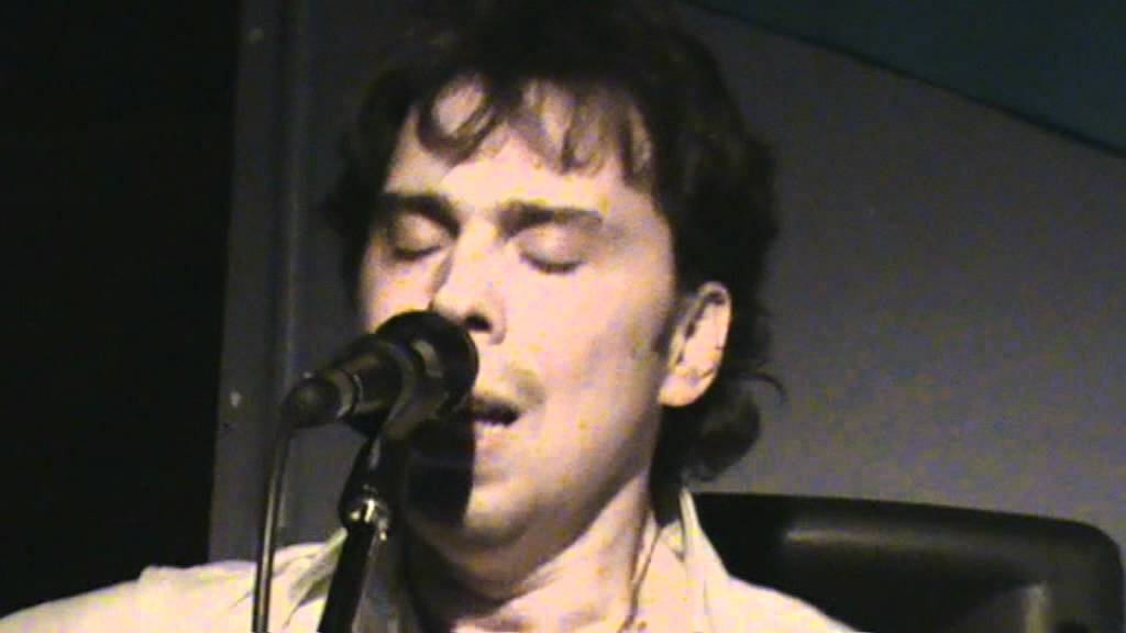 Pablo Perea en acustico en buho real. Yo te deje marchar.
