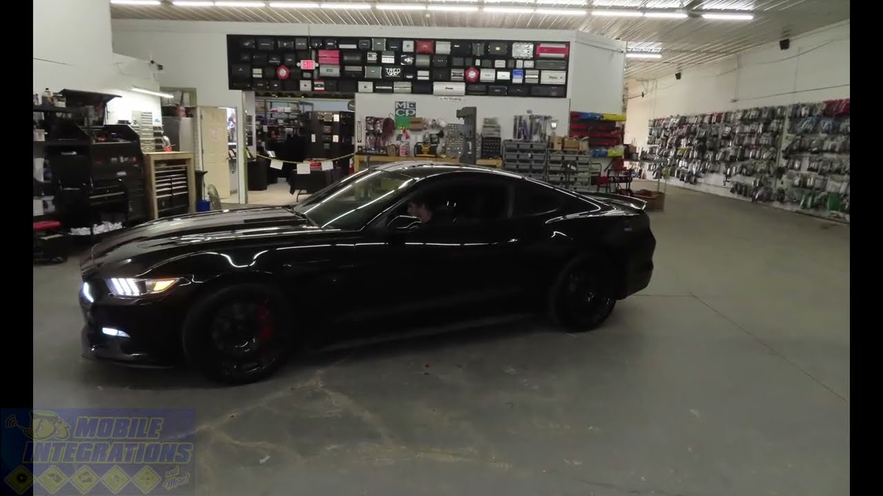 Gen. 5 Linkswell T-style radio in Ford Mustang