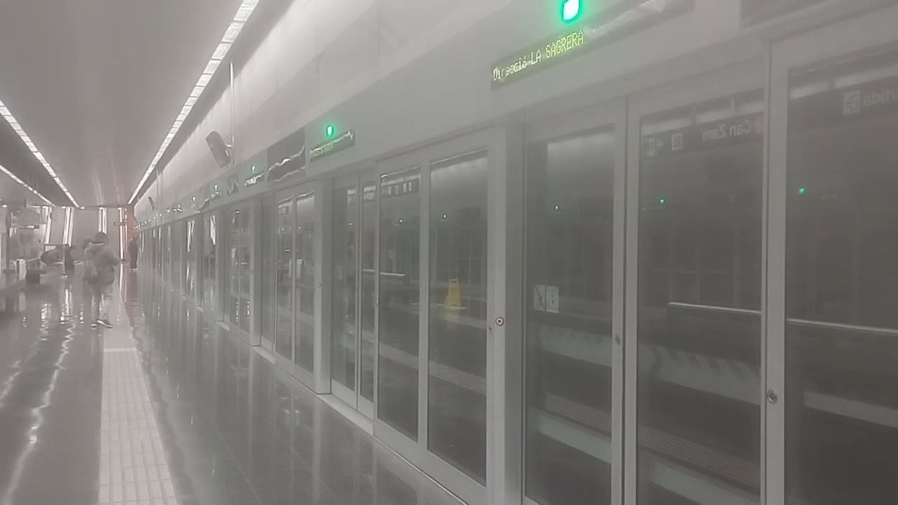 TMB UT 9153 en L9N del Metro de Barcelona entrando en Can Zam hacia La Sagrera