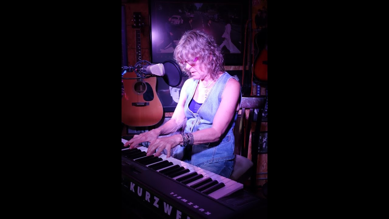 Caroline Aiken 