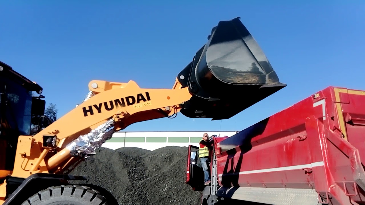 Ładowarka kołowa HYUNDAI HL960 w akcji