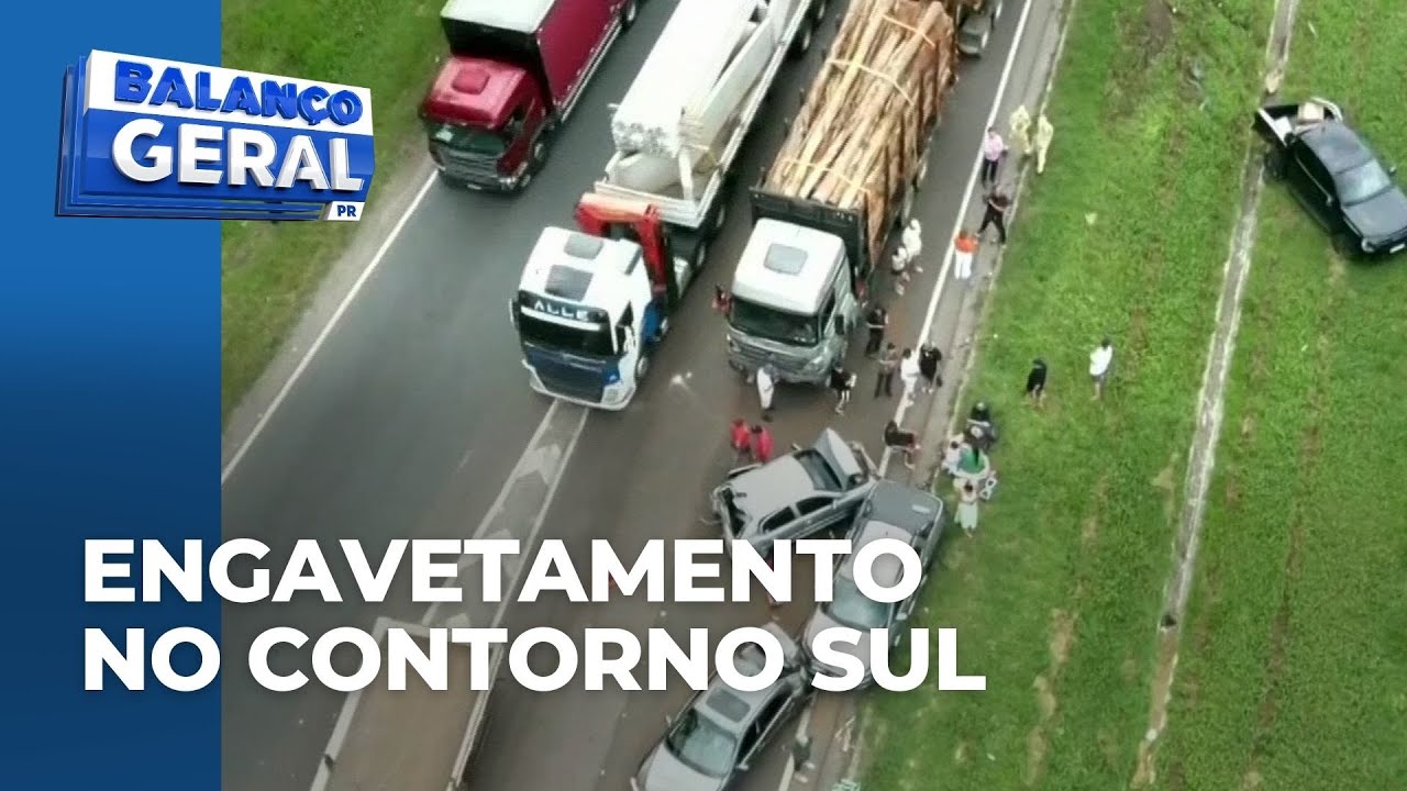 Caminhão que teria perdido os freios arrasta veículos e provoca engavetamento em Curitiba