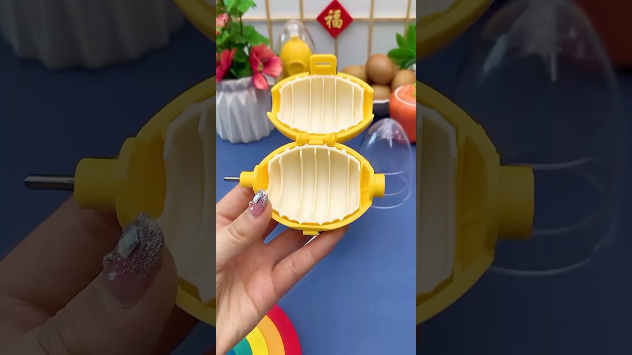 С помощью этого устройства она приготовила особые яйца! 🤯