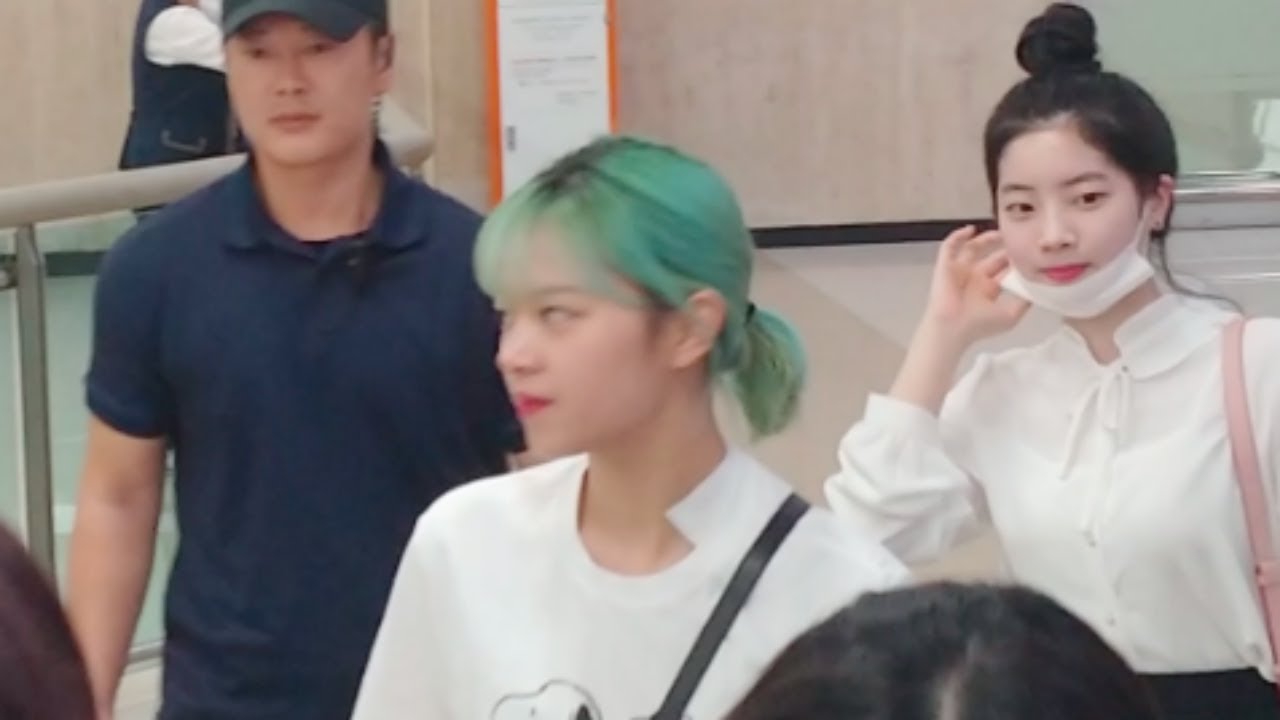 [FANCAM] 180528 트와이스 (TWICE) Gimpo International Airport Return 김포공항 입국 (Full)
