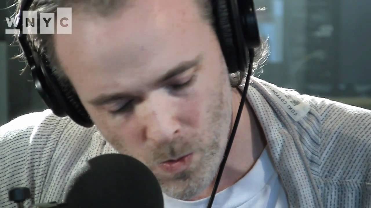 In Studio: Fran Healy Performs 