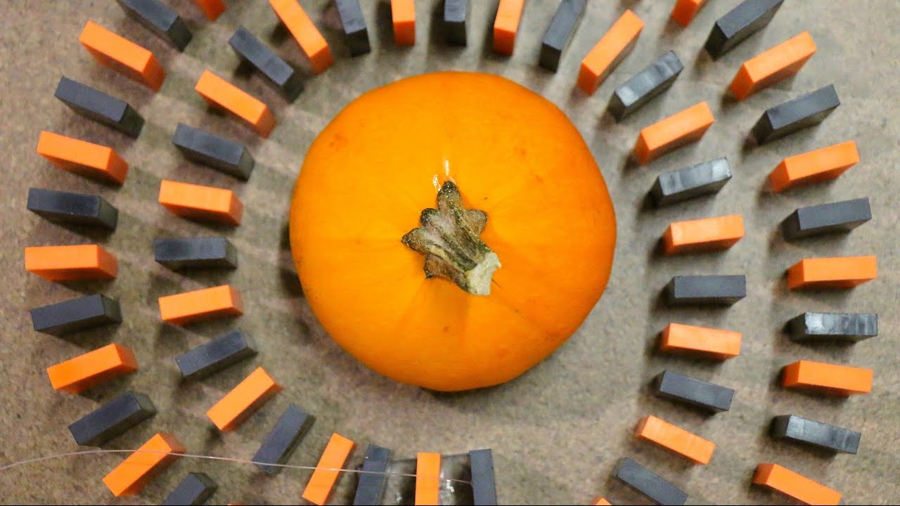 HAPPY HALLOWEEN IN DOMINOES!