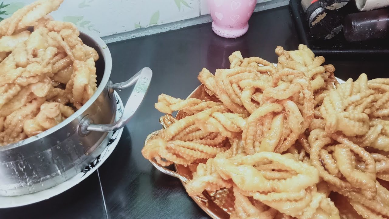 ڨريوش بدون ماكنة مورق  ومنبل بمقادير مضبوطة وجبتلكم السر القرمشة لي تشدلكم مدة طويلة يستحق التجربة