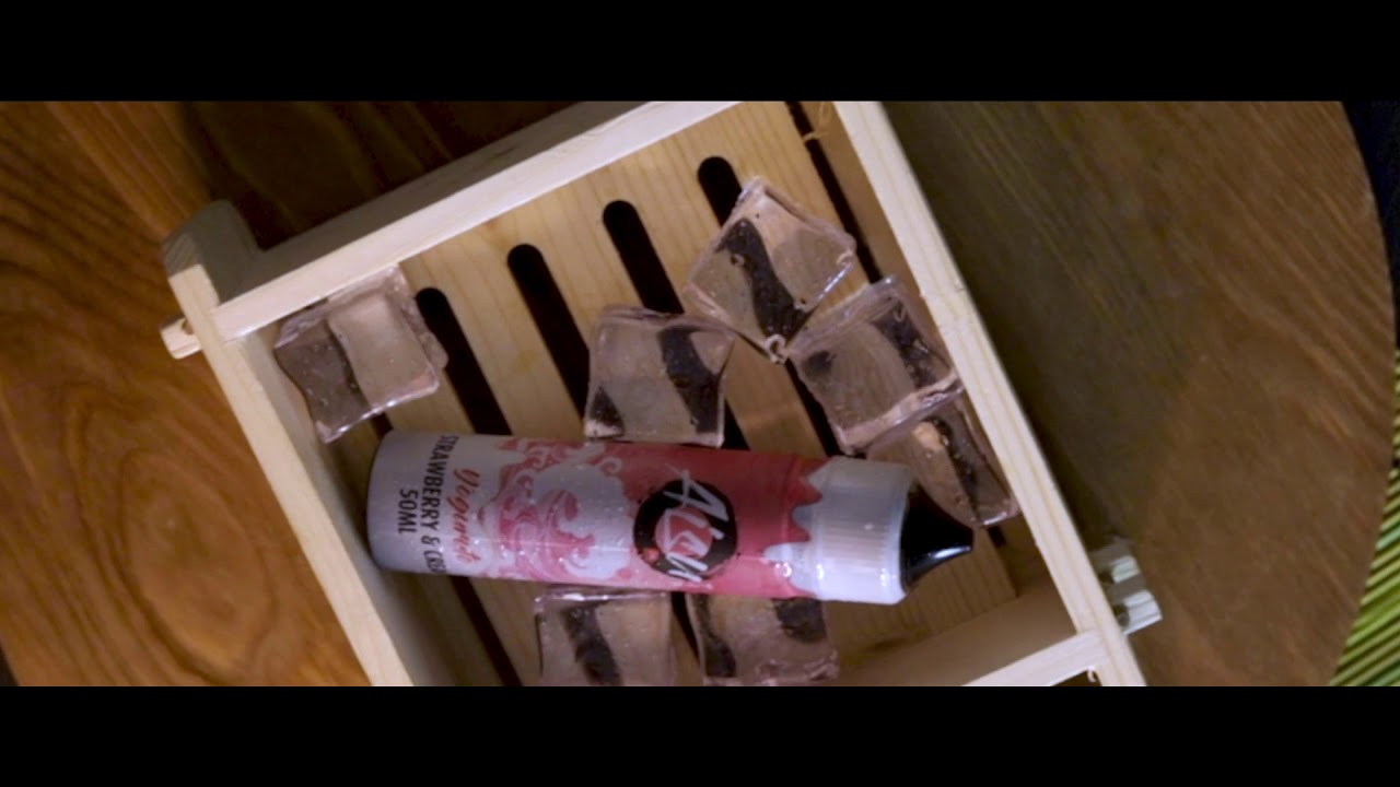 Aisu Yoguruto Presents Strawberry and Cream