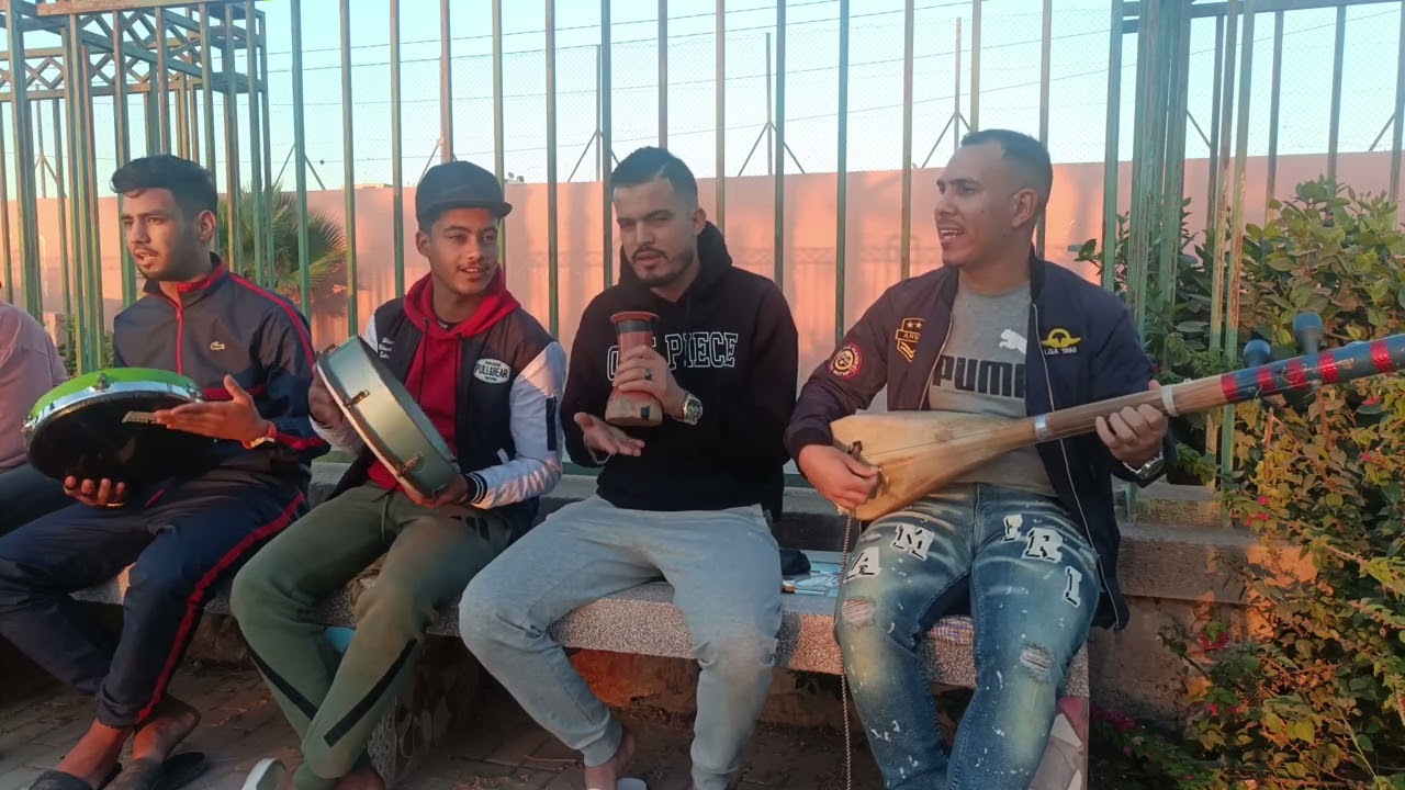 أداء رائع لأغنية #اوعدي_كيف_نديــر للفنان اليزيد بصوتي #شباب_اكادير🎇💯