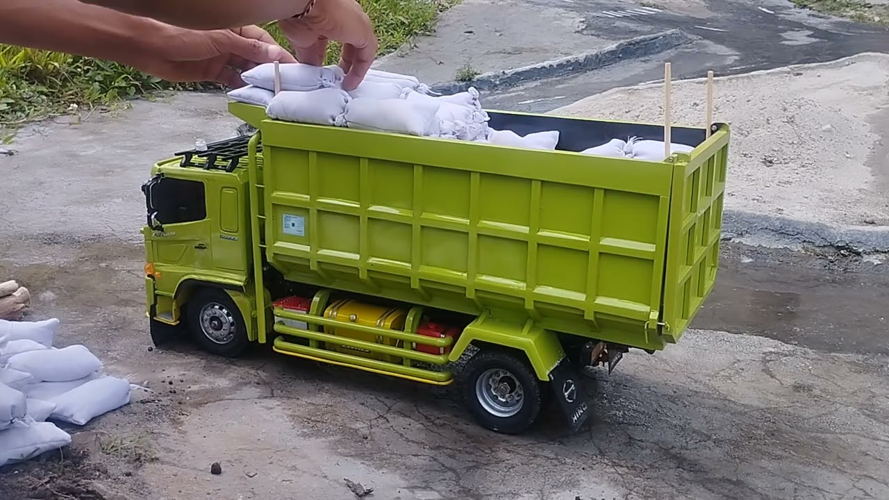 DAY #35 Hino 500 engkel Jemput Pupuk Rc truck