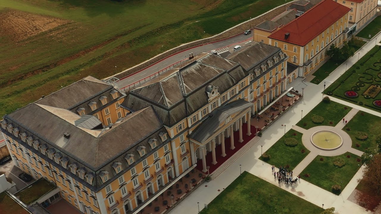 Grand Hotel Roga&scaron;ka / Projection video