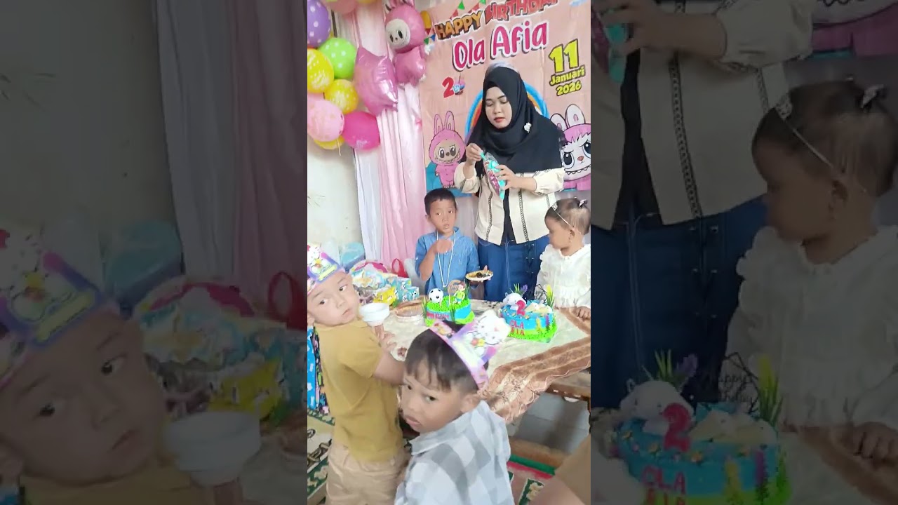 Ulang tahun Ola yg ke 2thn.. bersama badut