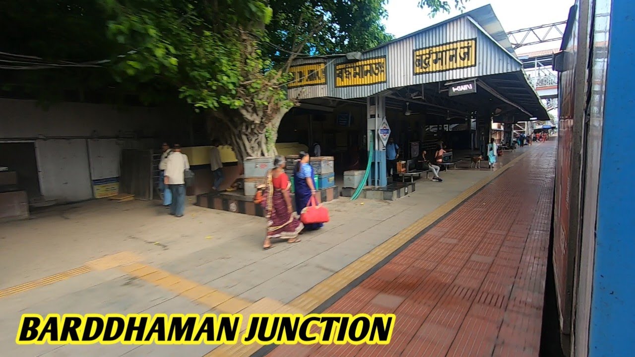 तेज़ रफ्तार से Barddhaman जंक्शन को पार करते हुए निकली रांची शताब्दी एक्सप्रेस।