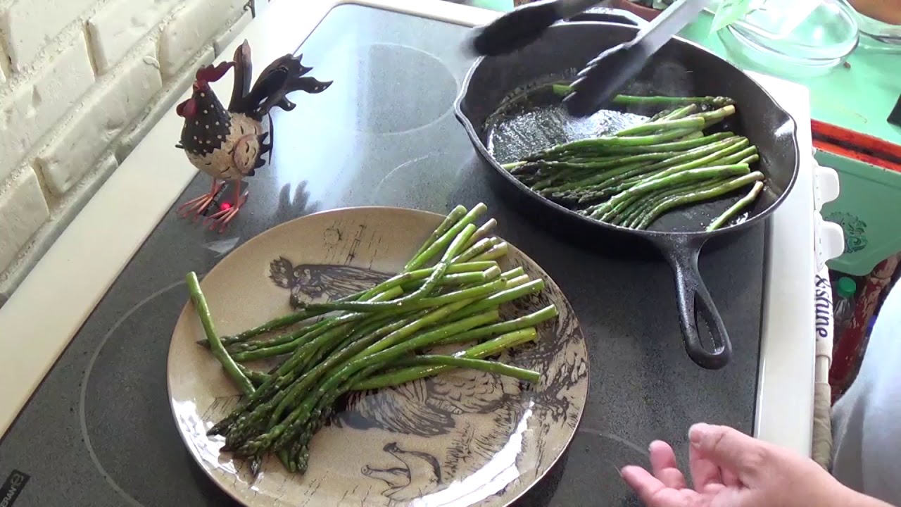 Lemon Butter Garlic Shrimp with Asparagus .