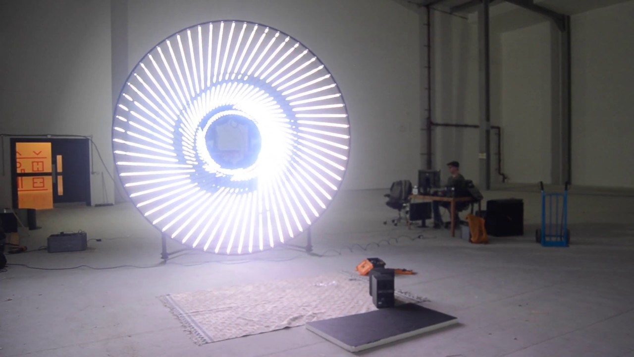 Huge LED sculpture: First test of Marcus Lyall's 