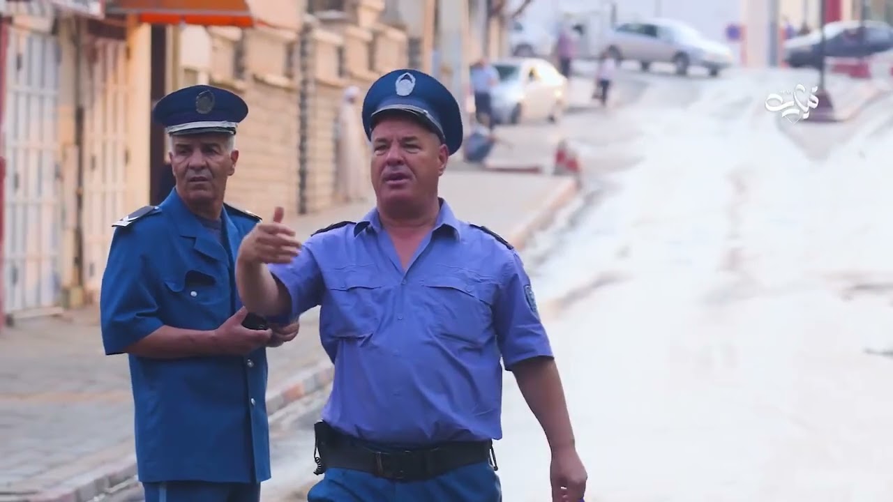 مباشر: تنظيف ارصفة شوارع مدينة تيارت 