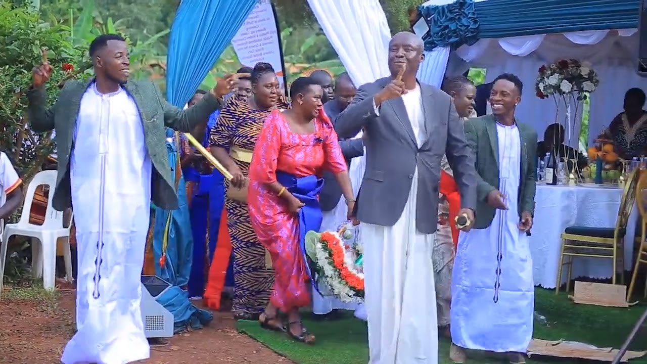 OMWOGEZI BAMUFUBUTUDDE MU KIDAALA LWA KWEZINYA BYAKISIRU