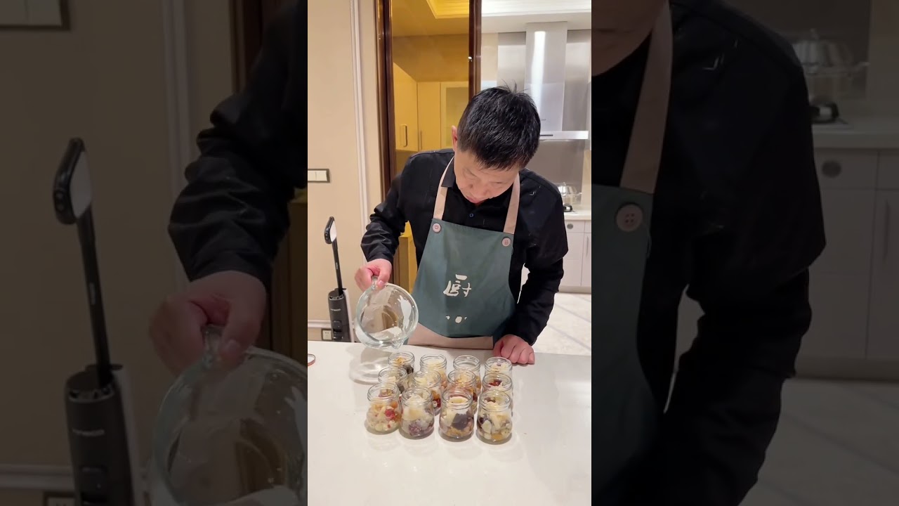 大叔是一个不善言辞的人，但却都付之在行动中和他的本职工作上。因为我最近工作比较忙，我的压力也很大，大叔看到并且记在心里，在大家都熟睡的深夜里起来为我蒸花胶我真的很感激，大叔这样做，让平日里爱