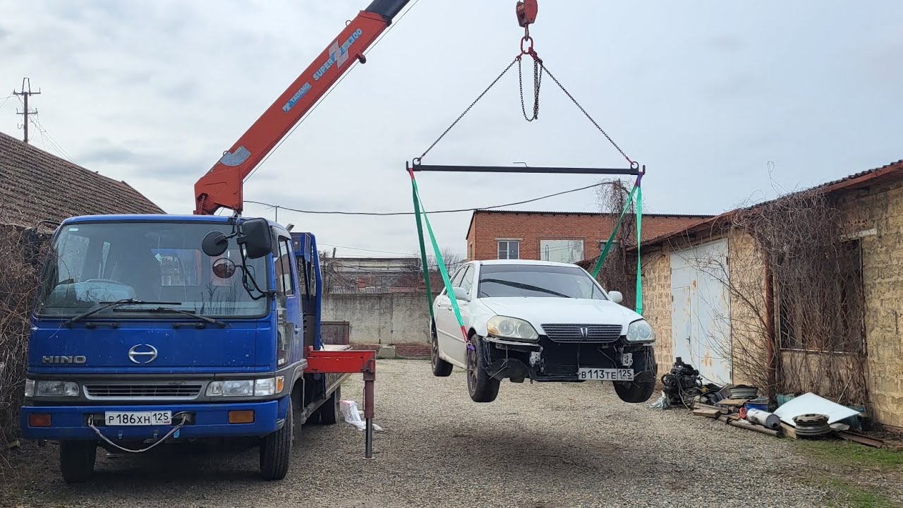 как поднять машину манипулятором. #манипулятор #эвакуатор
