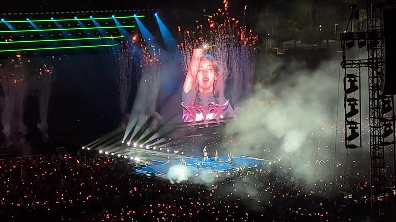 BLACKPINK - Lisa solo - Money 2023 TOUR - BORN PINK - ENCORE Los Angeles 230826
