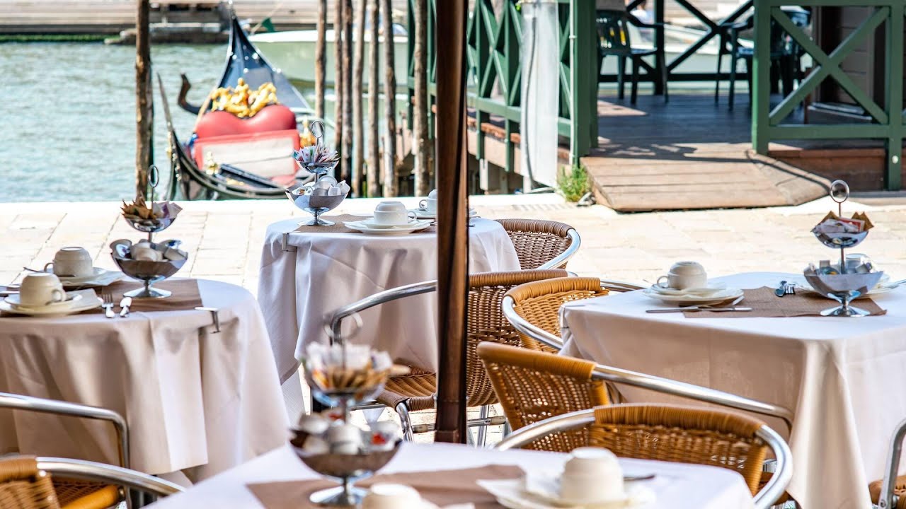 Hotel Antiche Figure, Venice, Italy | Travel With Divya
