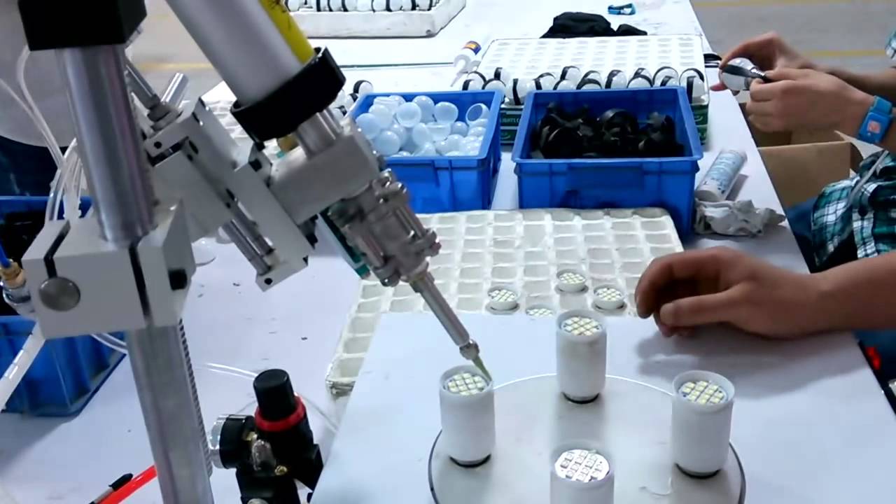 CFL& led bulb Glue dispensing machine ,desktop glue spreader machine