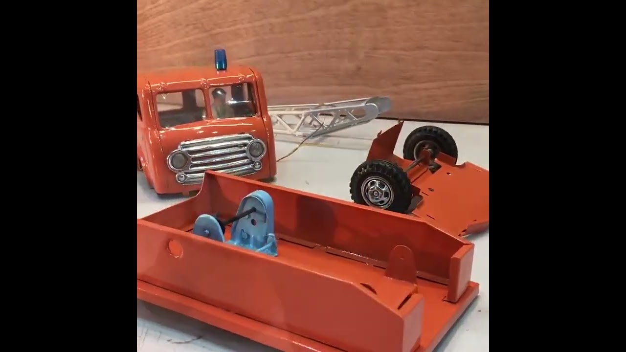 rusty tow truck toy restoration..ترميم لعبه الشاحنه السحب الصدئه