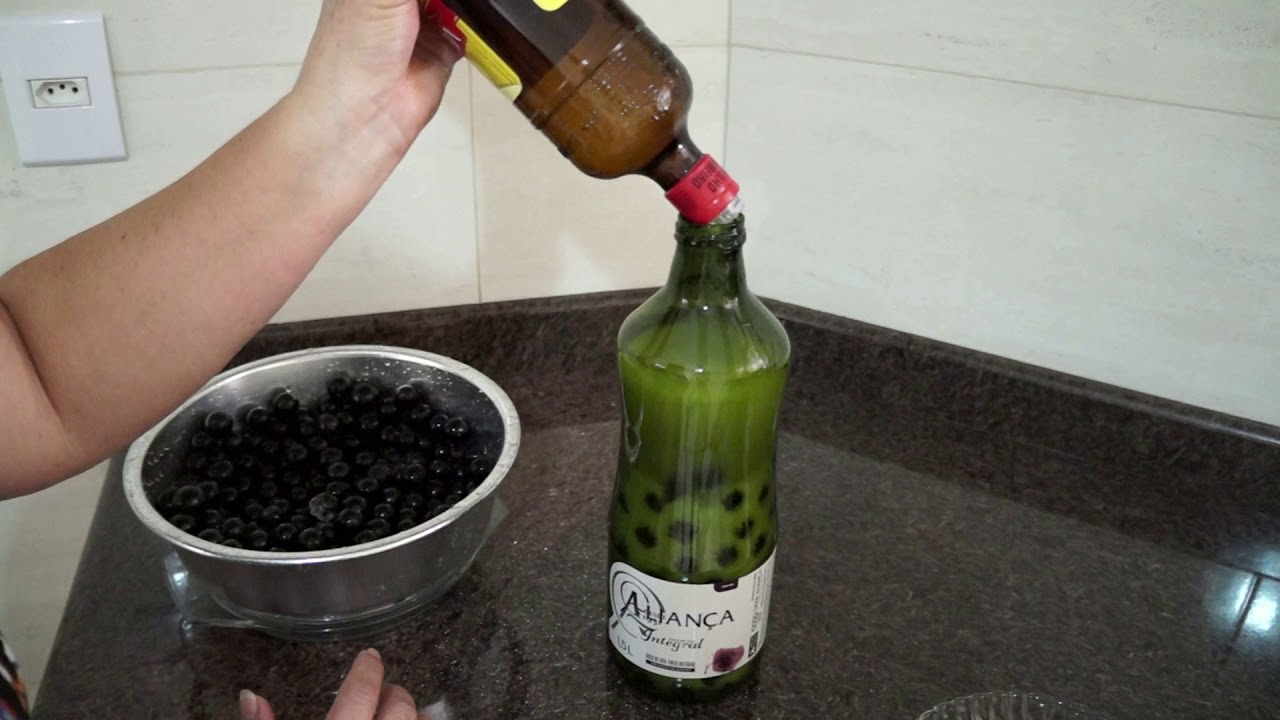 Licor de Jabuticaba - Por Maria Potenza