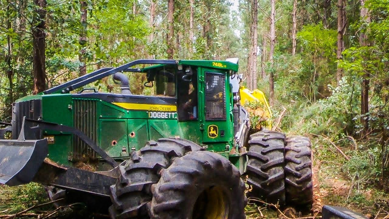 John Deere 748L2 Skidder Pulling Big Drags In Tight Spots