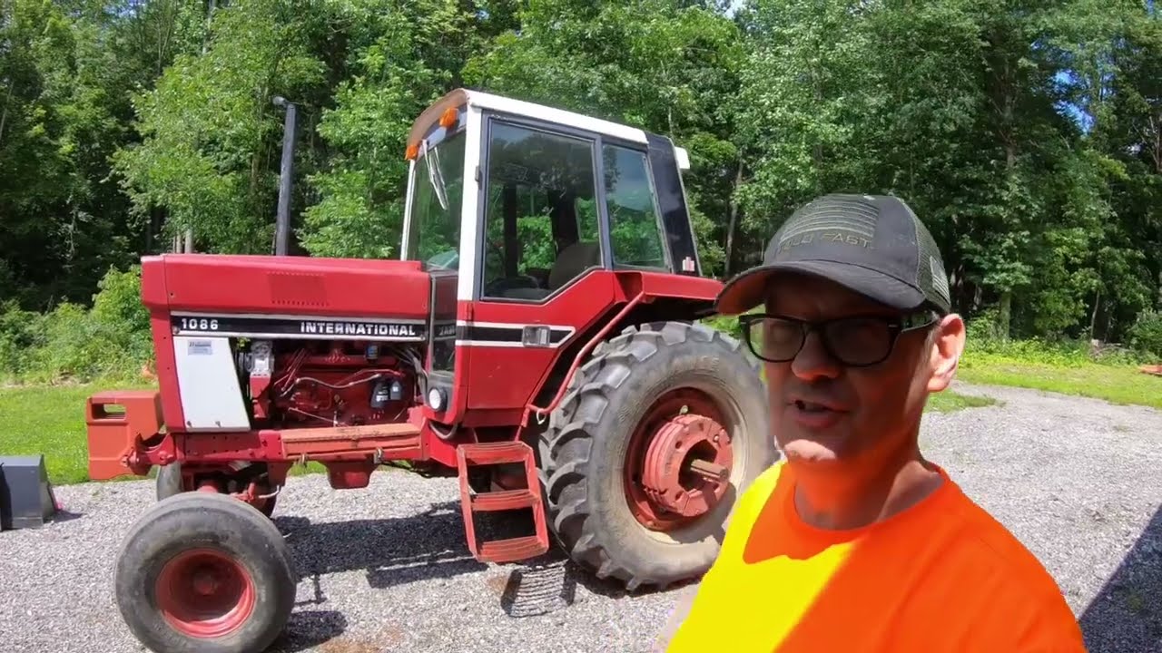 International Harvester 1086 joins the homestead