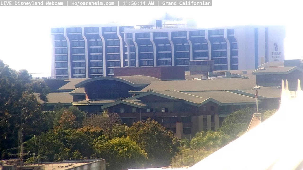 Mattercam 02/22/2026 04:16 - LIVE DISNEYLAND Webcam from Howard Johnson Hotel Anaheim