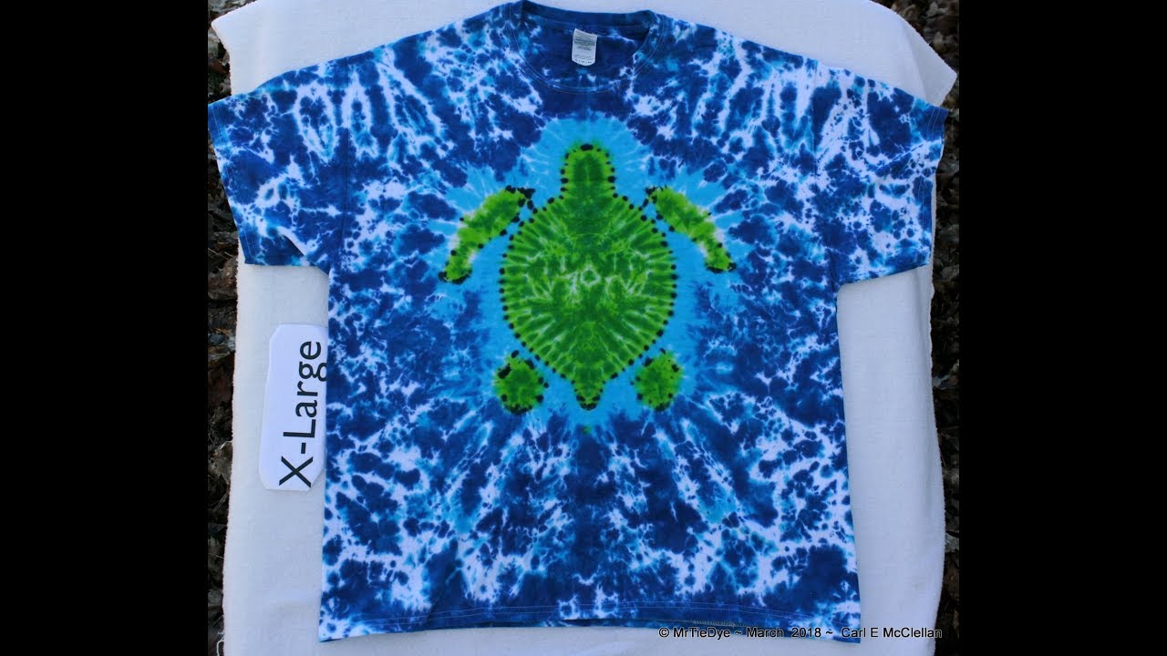 Tie Dye a Sea Turtle ~ Tying it