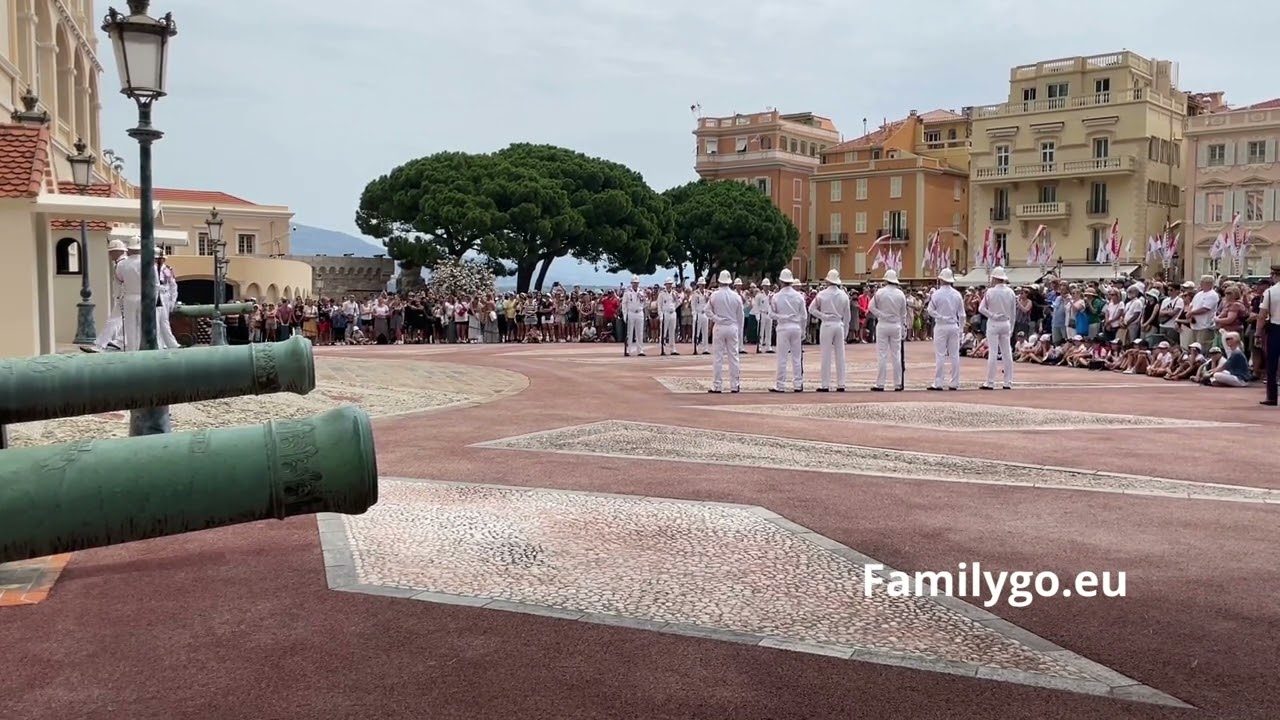 il Cambio della Guardia Palazzo dei Principi a Monaco. Video completo della cerimonia.