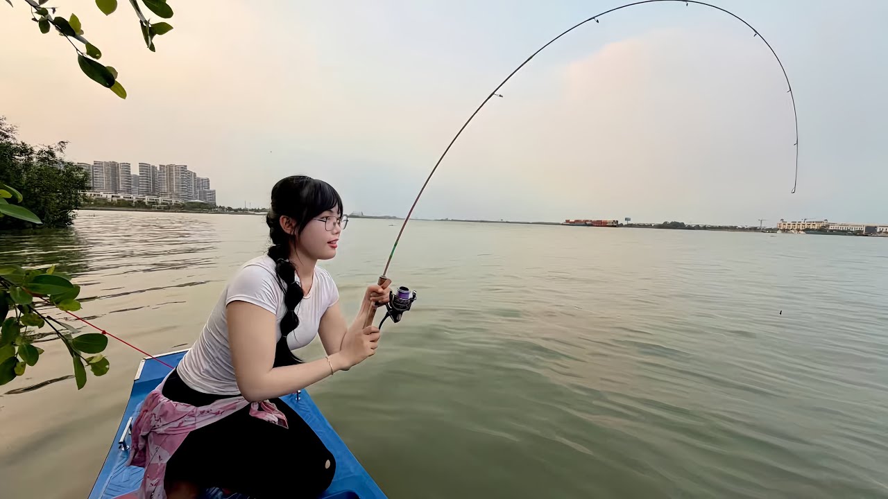Thử Thách Nấu Ăn Từ Cá & Tôm Câu Được Trên Sông Đồng Nai | Ẩm Thực Món Lẩu Tôm Bầu Siêu Ngon