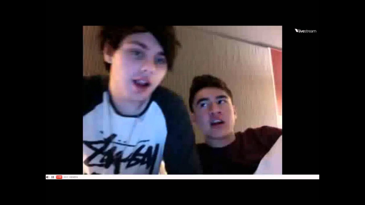 Michael Clifford and Calum Hood' Twitcam