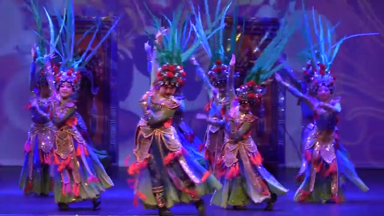 15 Echoes of the Opera