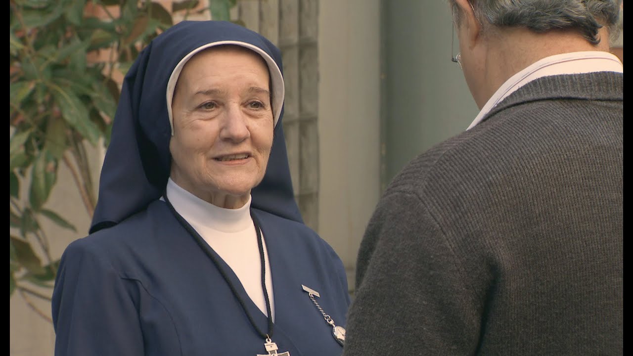 Sor Teresa pide dinero a Pelayo