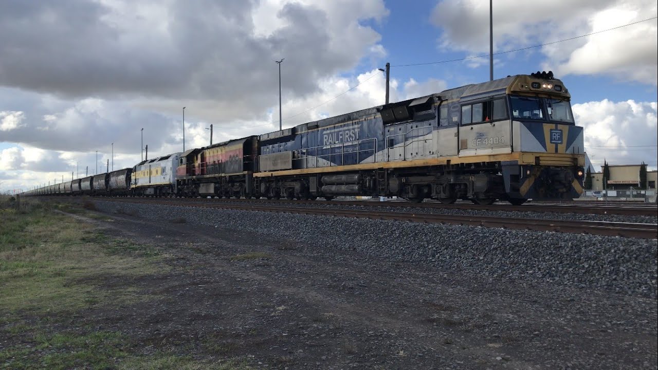 SSR grain train 3CM4 at McIntyre Loop
