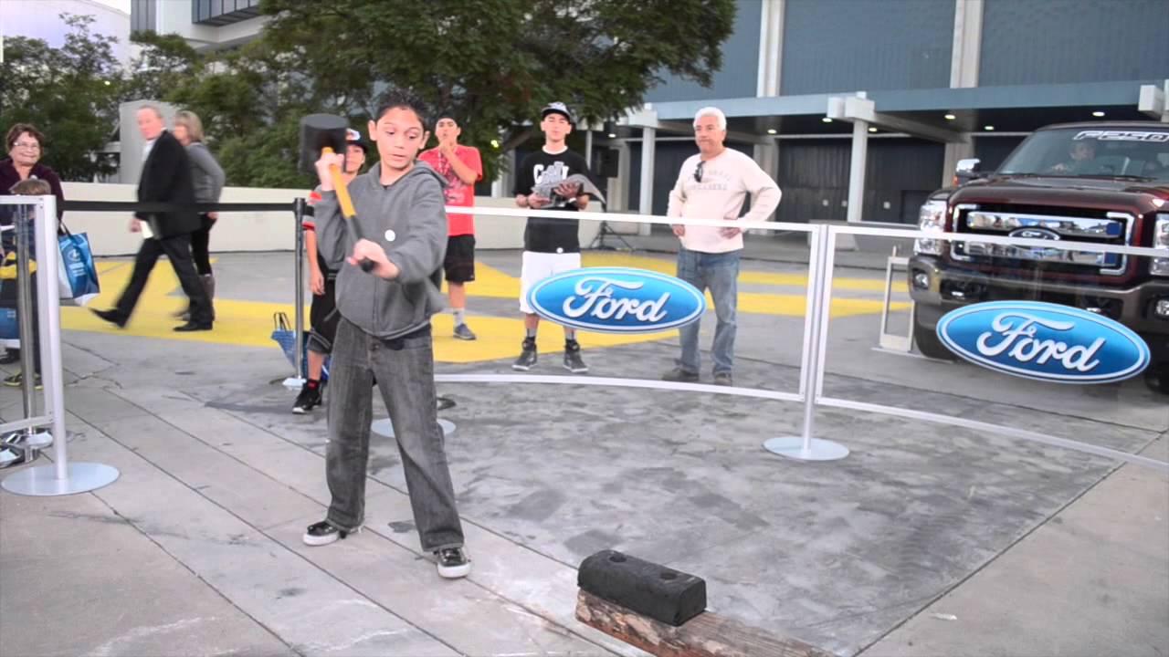 Ford Display at LA Auto Show: Super Duty Power Smash